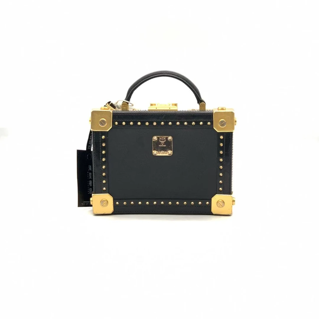 99新 MCM 黑色硬盒子包