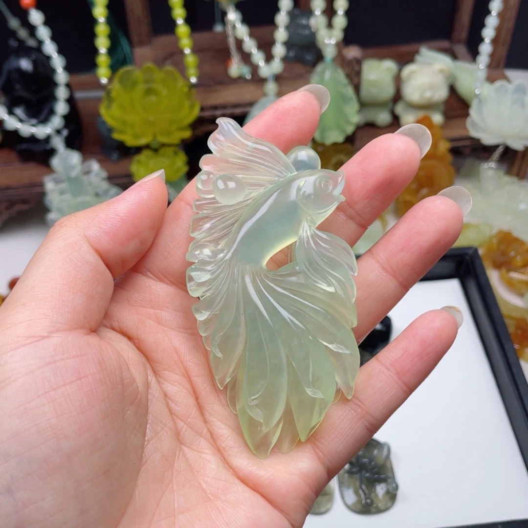 蛇纹石玉未镶嵌颈饰