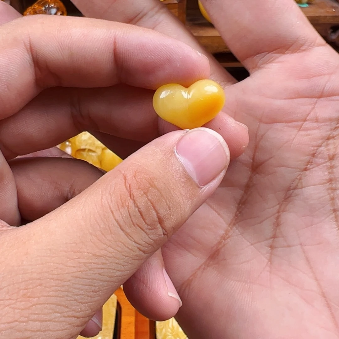 未镶嵌颈饰琥珀蜜蜡