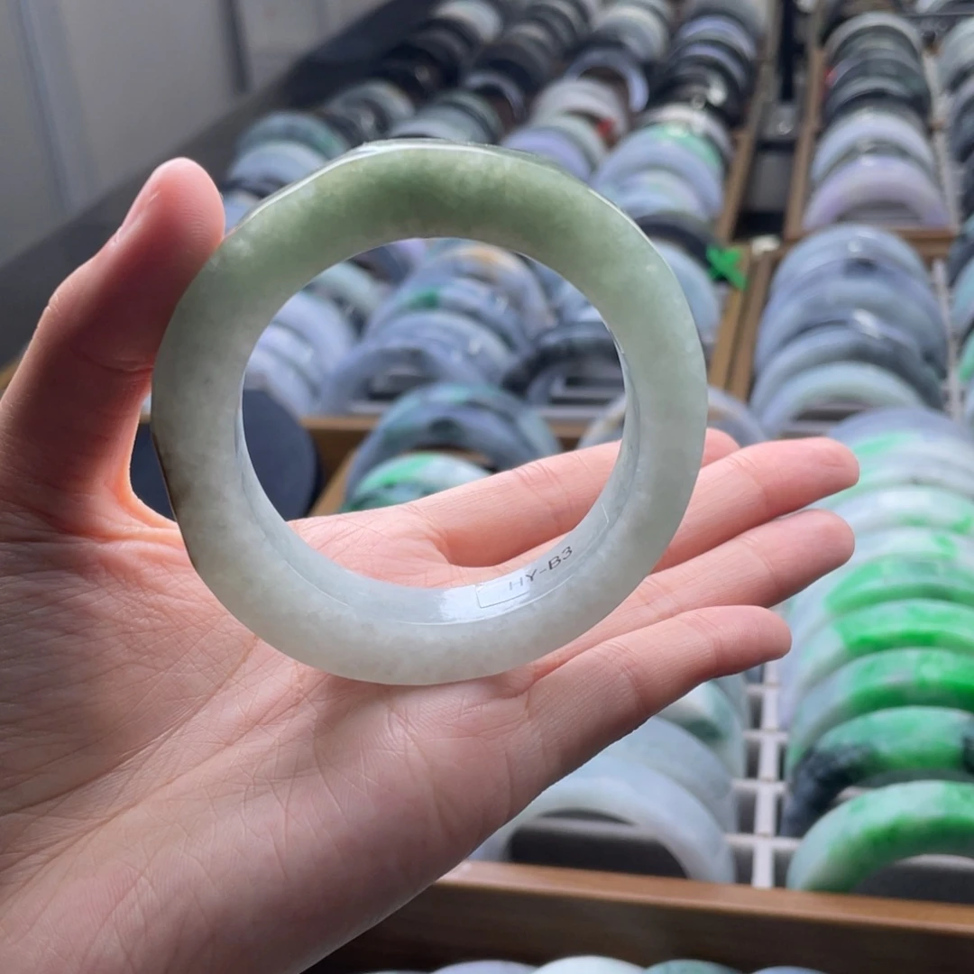 定制翡翠未镶嵌翡翠手镯