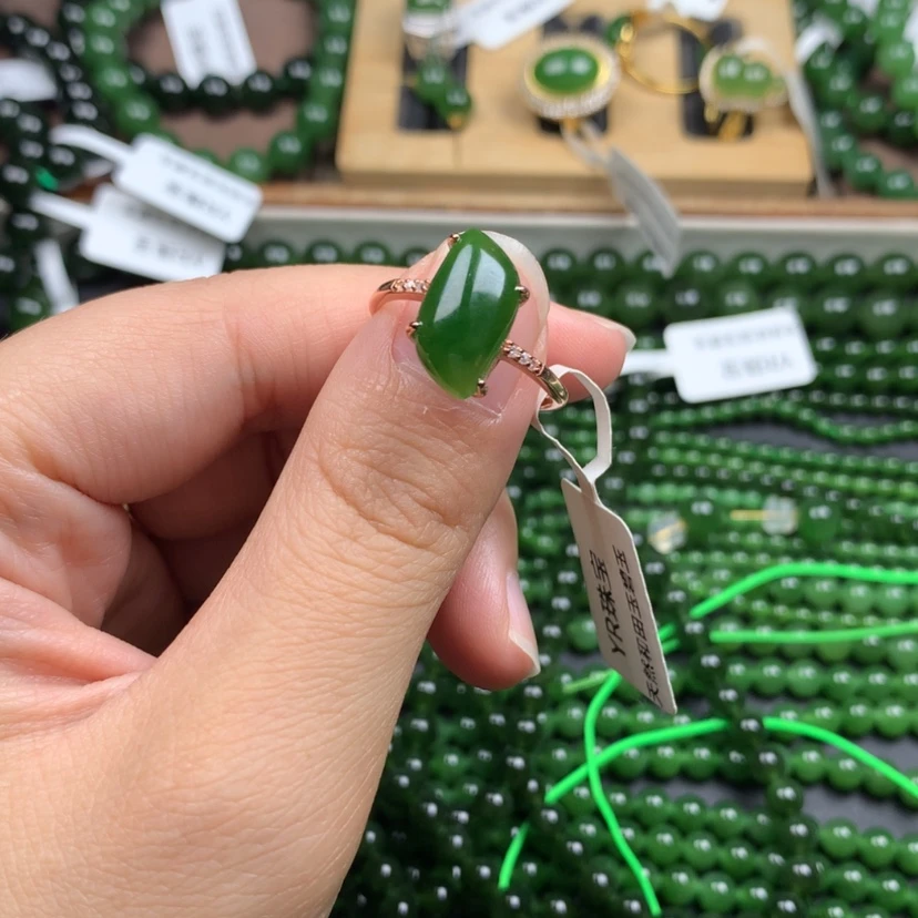 【闪购商品】银S925镶嵌戒指和田玉（碧玉）马*跳