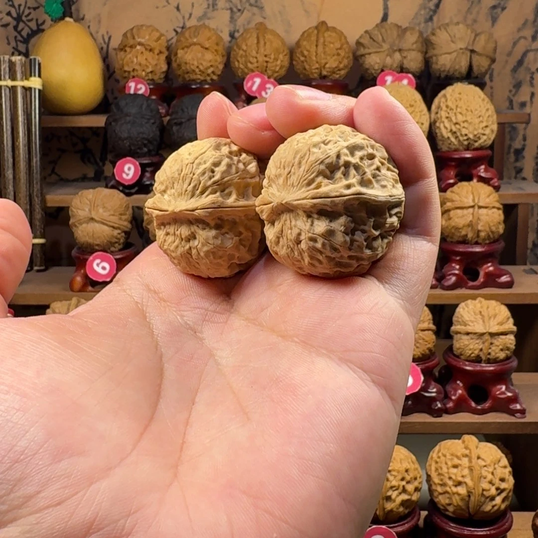 香*铁核桃把件水龙宝宝