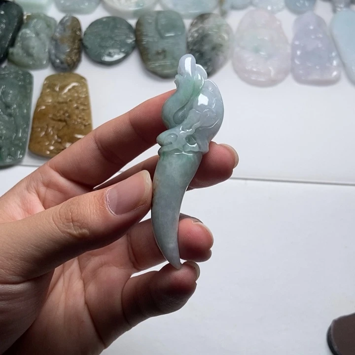 翡翠未镶嵌颈饰龙牙27