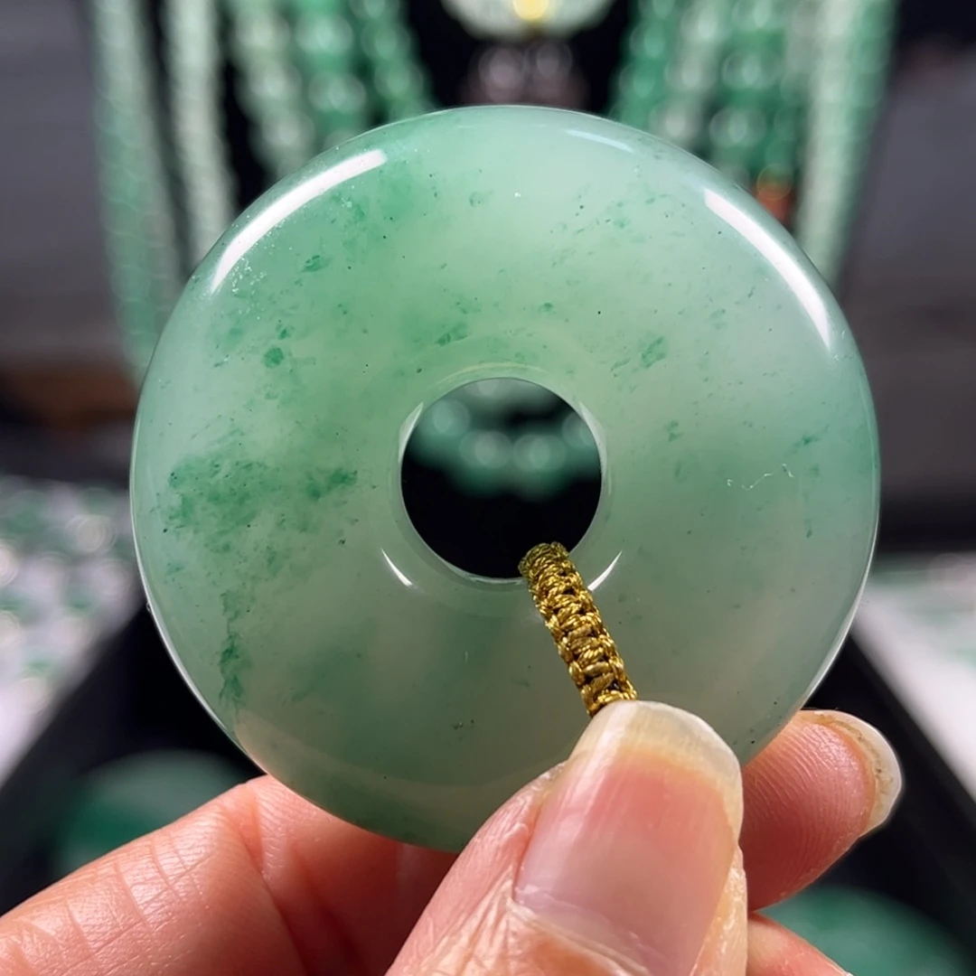 石英质玉吊坠(不含链)合金