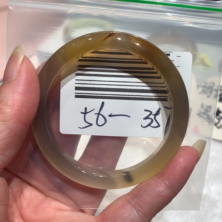 玛瑙/玉髓手镯未镶嵌56