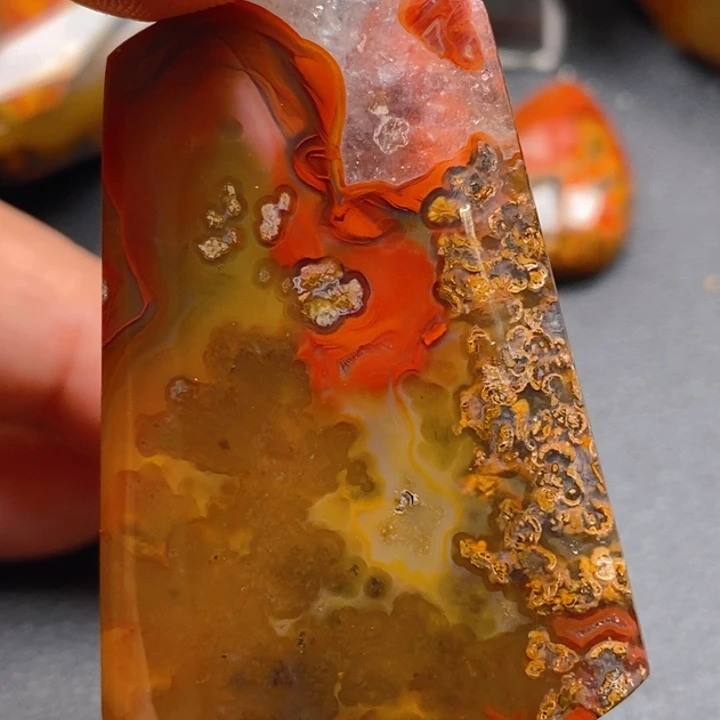 玛瑙/玉髓颈饰未镶嵌西**农