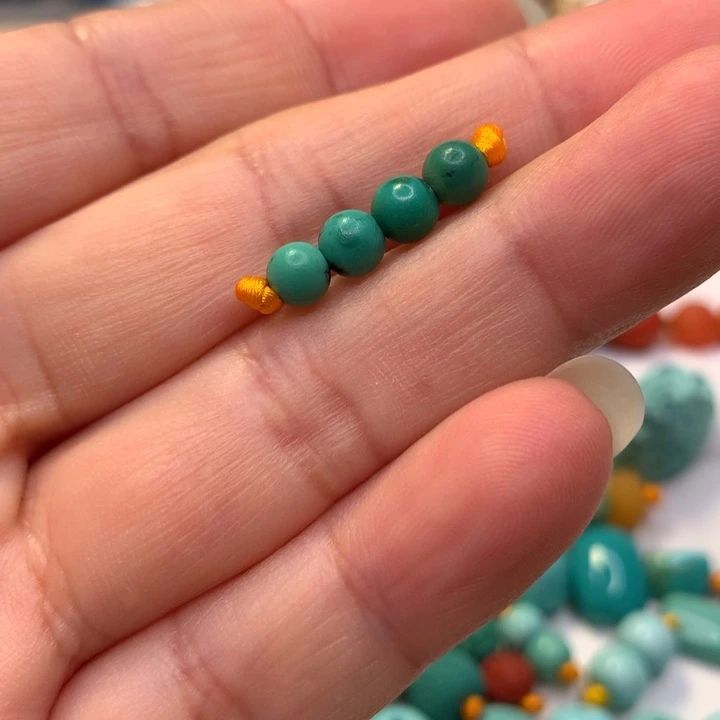 绿松石未镶嵌颈饰