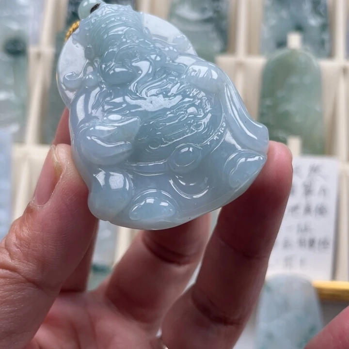 翡翠未镶嵌颈饰玉