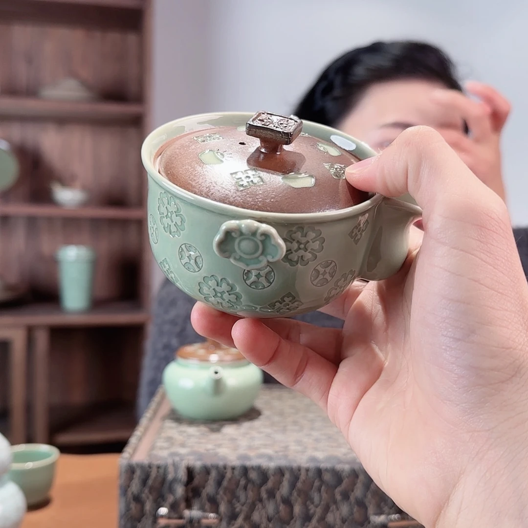 摆件瓷微瑕手抓壶