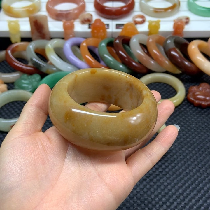 石英质玉未镶嵌手镯