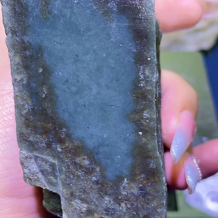 未镶嵌和田玉（糖玉）珠宝半成品