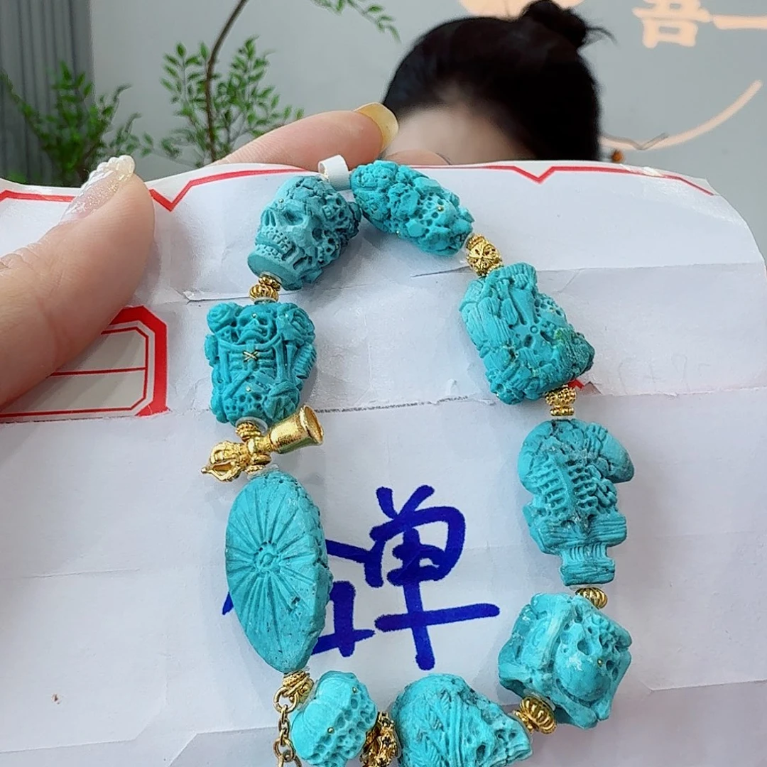 晴****绿松石18K金镶嵌珠宝奇石