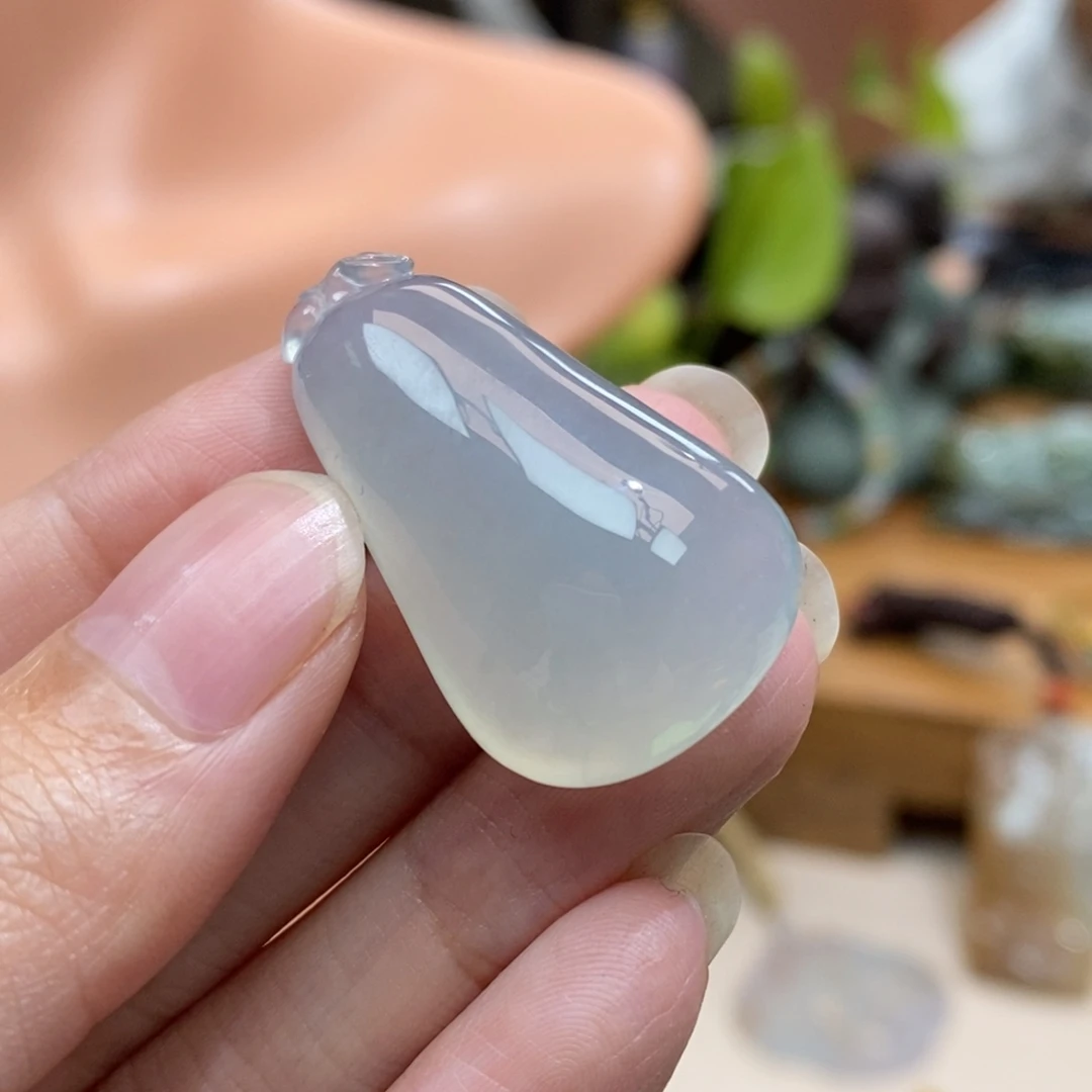 翡翠未镶嵌耳饰吊坠