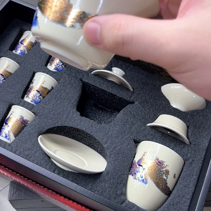 孤品茶具套装等。