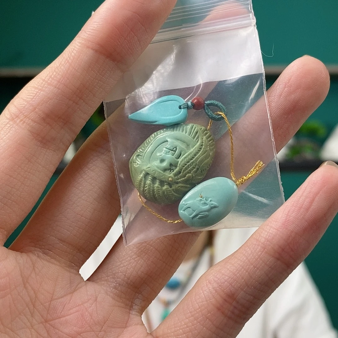绿松石未镶嵌珠宝奇石
