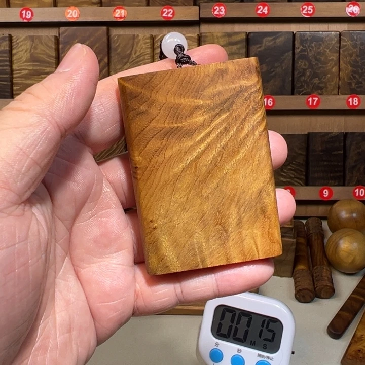 大****澡金丝楠木无事牌手把件