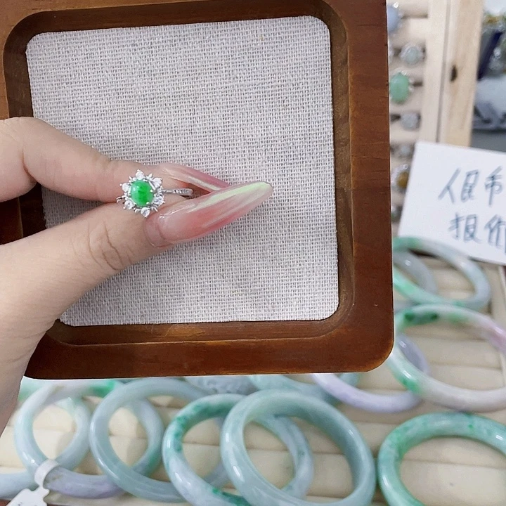 翡翠未镶嵌颈饰天然翡翠Ａ货