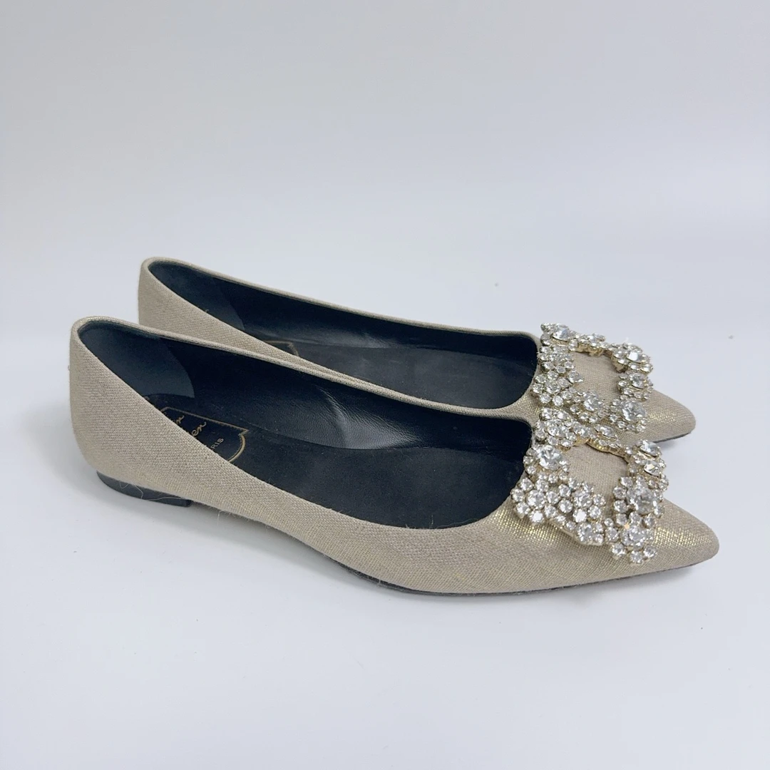 95新 Roger Vivier/罗杰·维威耶 34.5码/杏色钻扣平底鞋