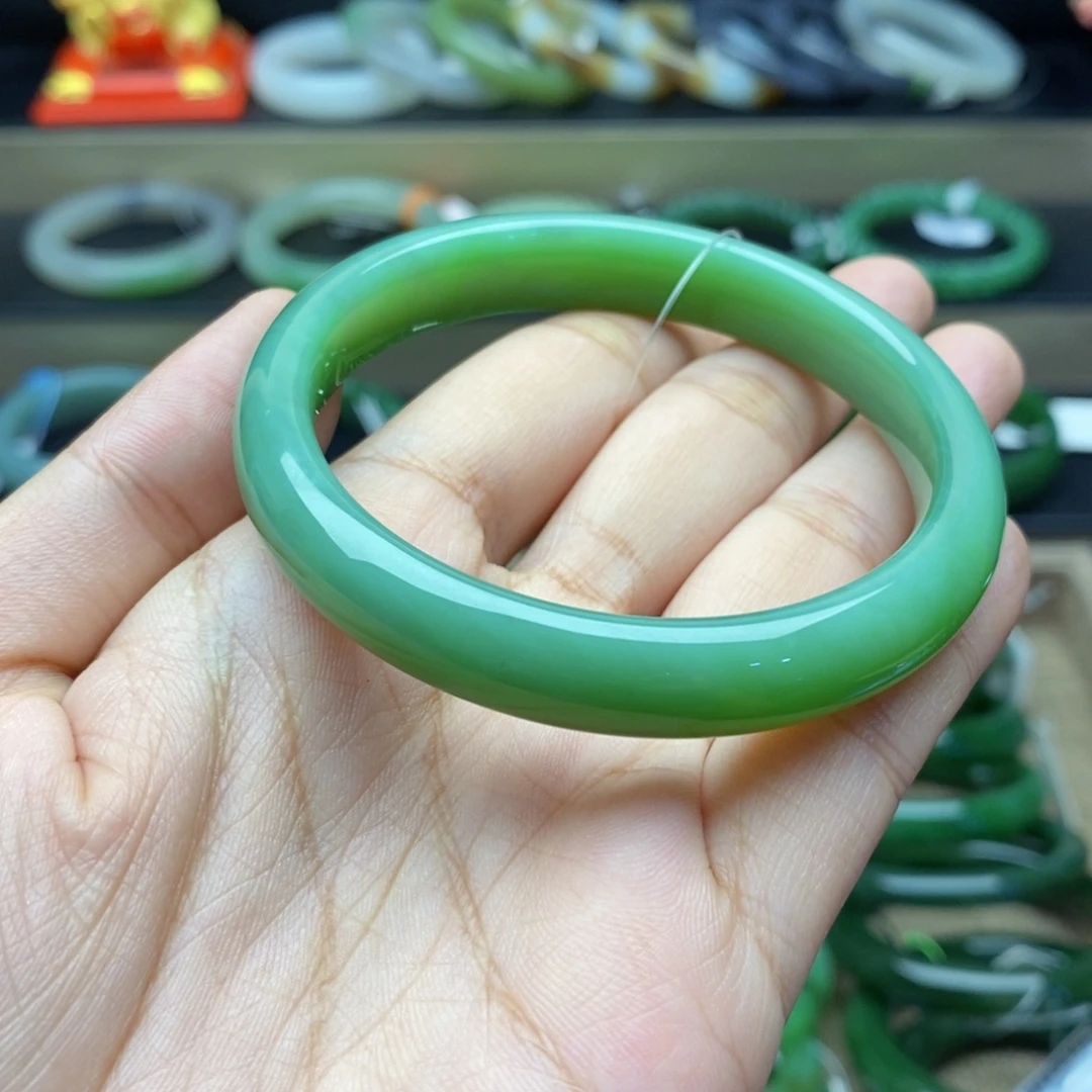 和田玉（碧玉）未镶嵌手镯