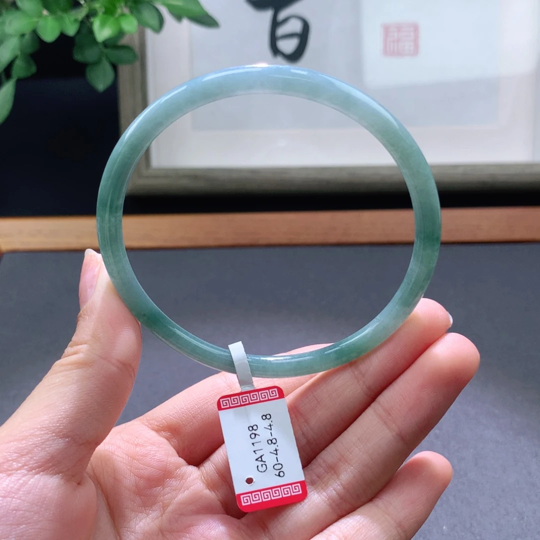 翡翠手镯未镶嵌天然翡翠手镯叮当镯