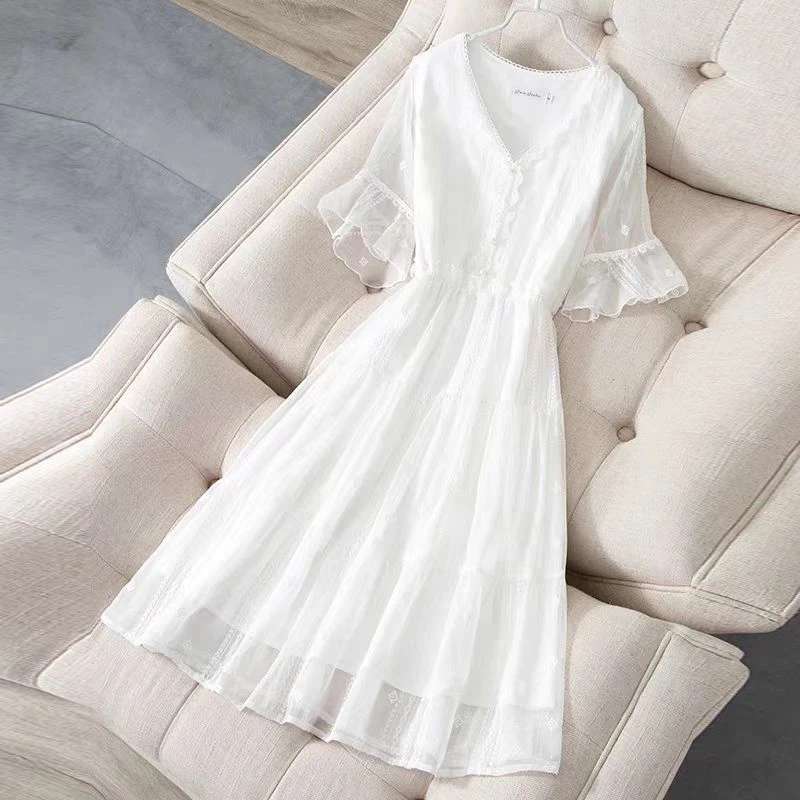 （01-60）赫本风显瘦连衣裙女春夏2025新款白色收腰显瘦长裙