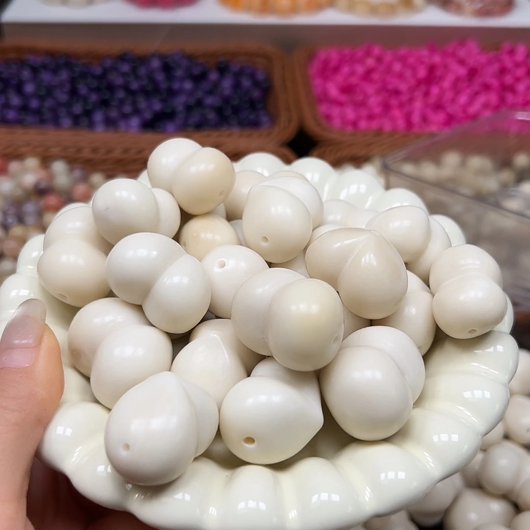 菩提根/象牙果手串微裂白爱心屁桃10颗卡30➕有小裂