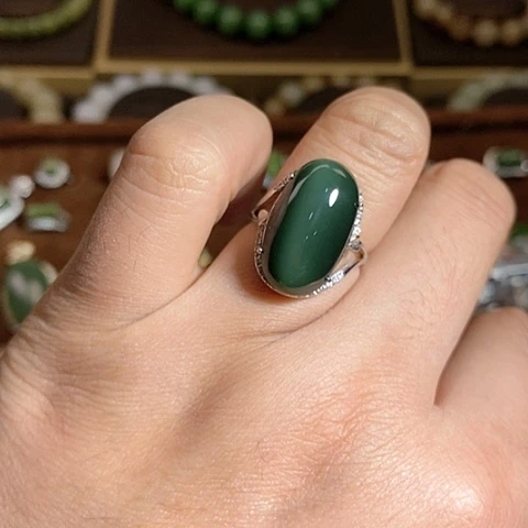 【闪购商品】银S925镶嵌戒指和田玉（碧玉）
