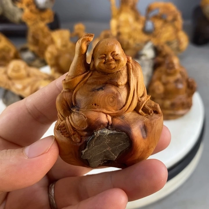 柏木（崖柏）展中宝弥勒