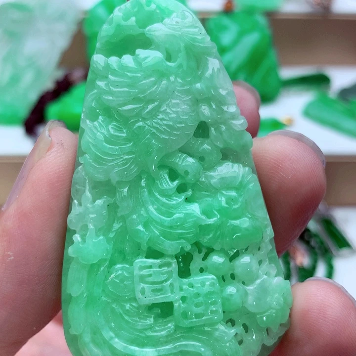 吊坠(不含链)未镶嵌翡翠