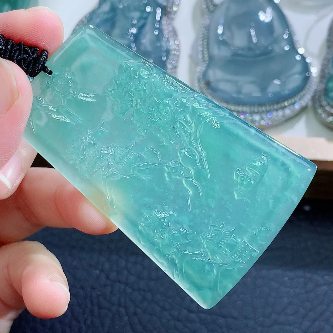 翡翠挂件未镶嵌翡翠