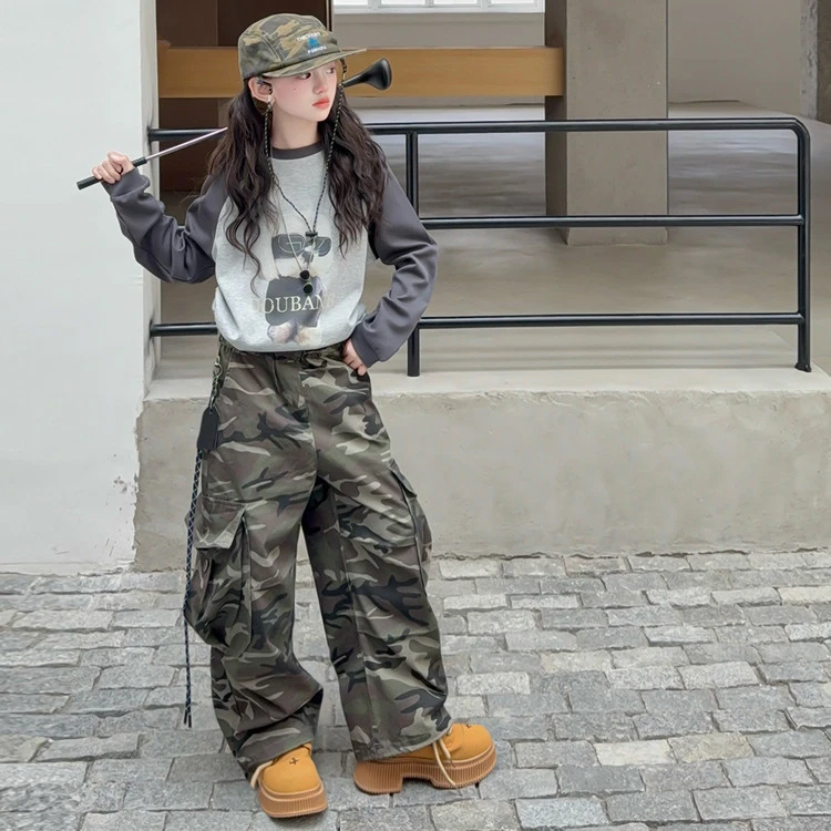 中大童童装女童卫衣套装秋季儿童工装裤两件套时尚迷彩潮酷休闲风