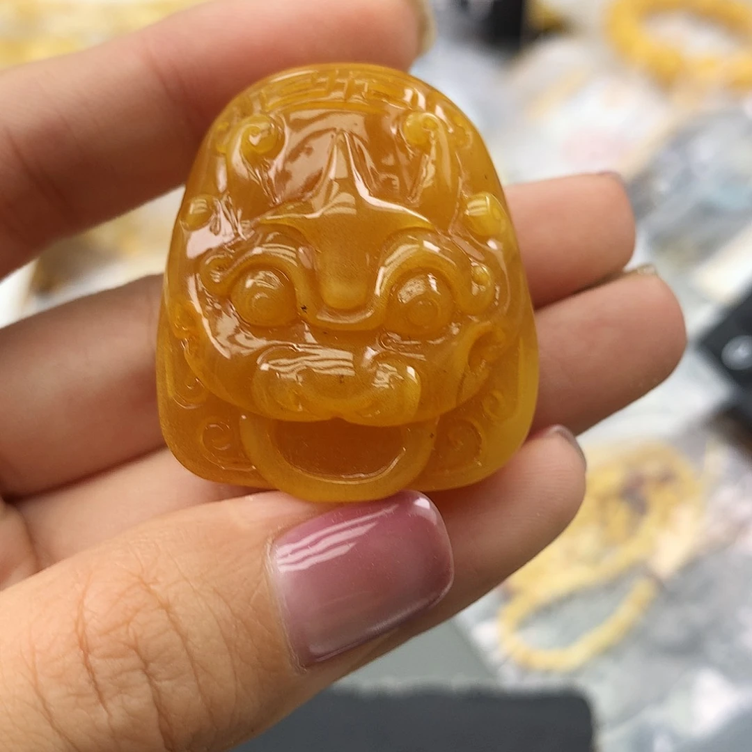 未镶嵌琥珀珠宝奇石