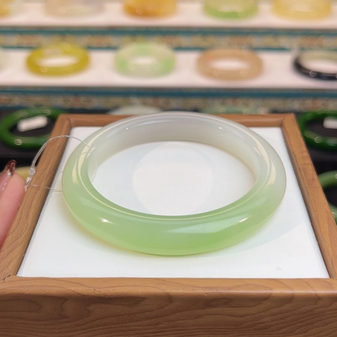 未镶嵌手镯和田玉-紫翠双色手镯