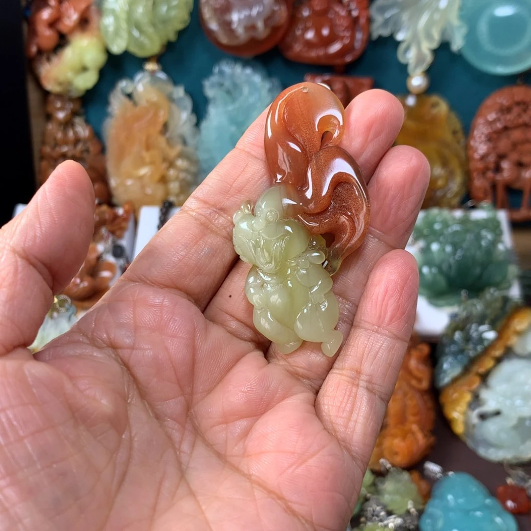 蛇纹石玉未镶嵌挂坠韩****吖