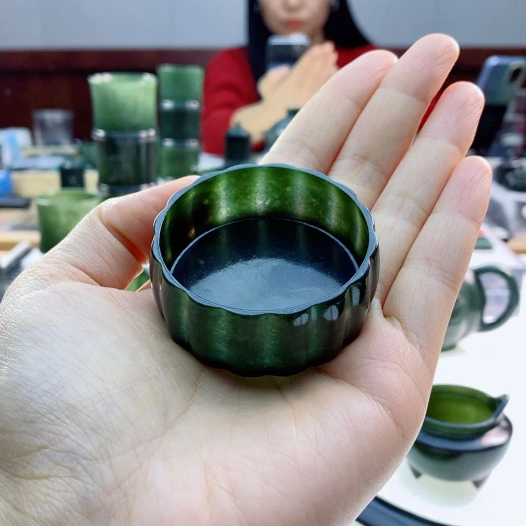 未镶嵌和田玉摆件