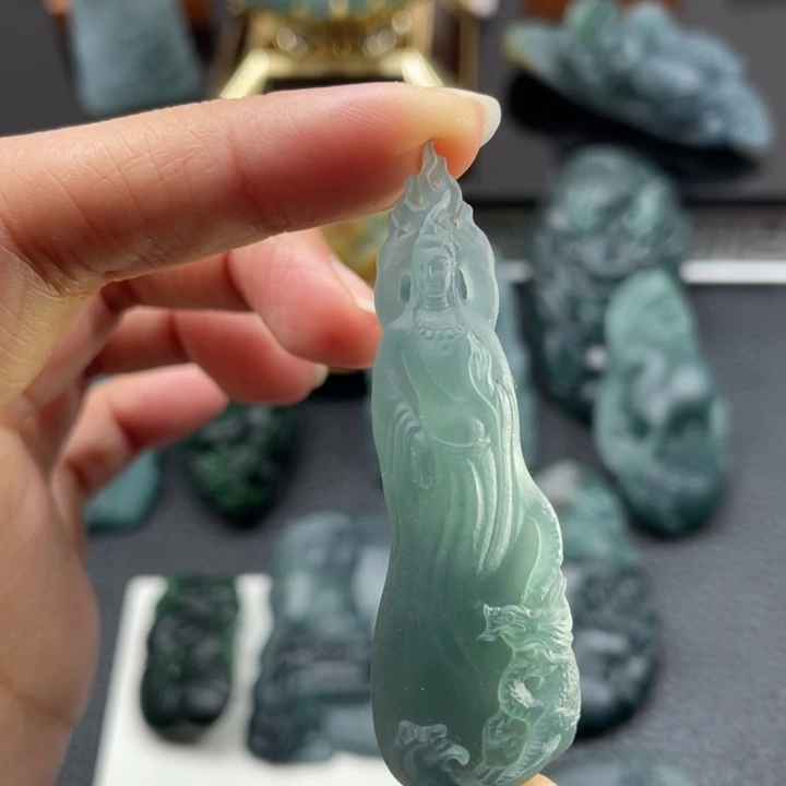 定制翡翠未镶嵌龙王翡翠