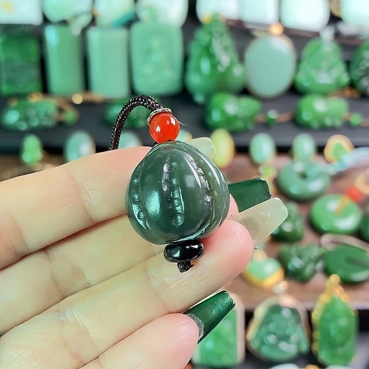 古***宁和田玉未镶嵌挂件