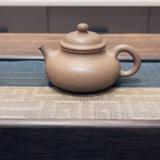 茶壶紫砂黄龙山原矿青段半手工（150 cc）