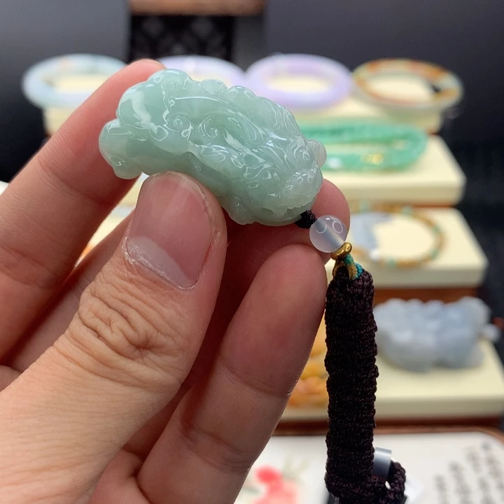 翡翠未镶嵌颈饰吊坠