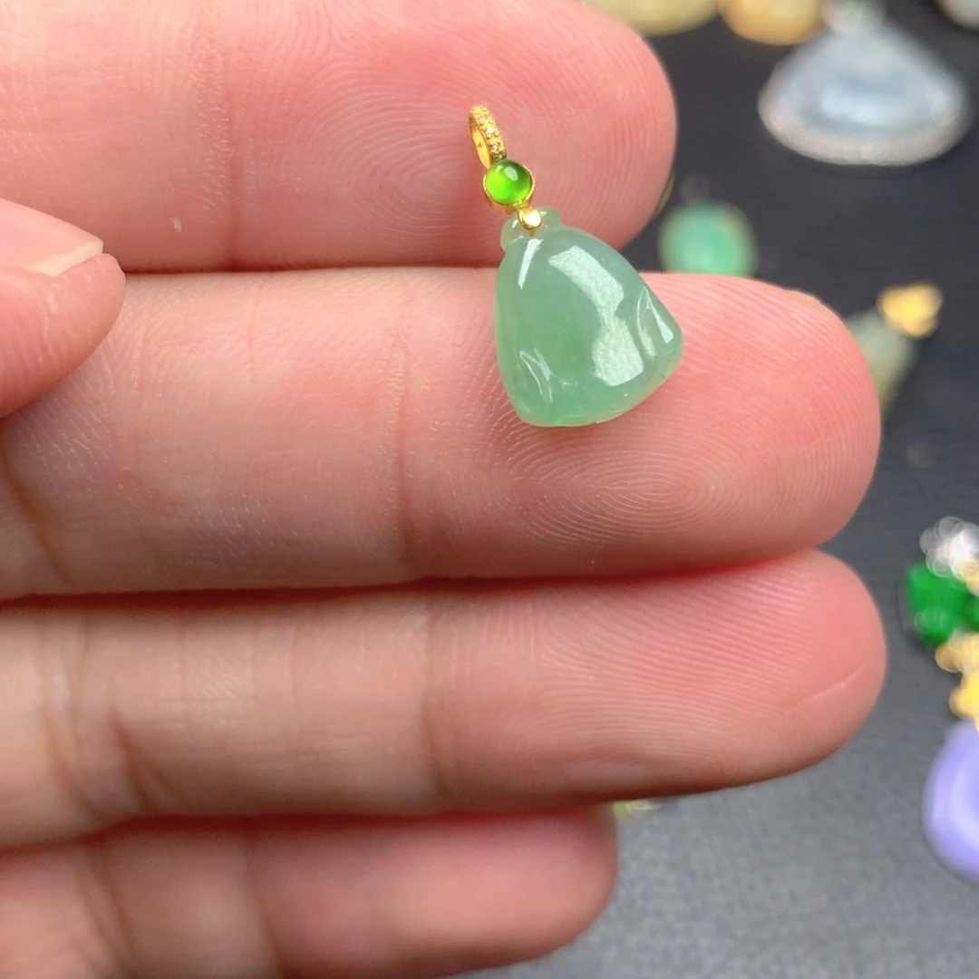 【闪购商品】颈饰18K金镶嵌翡翠翡翠