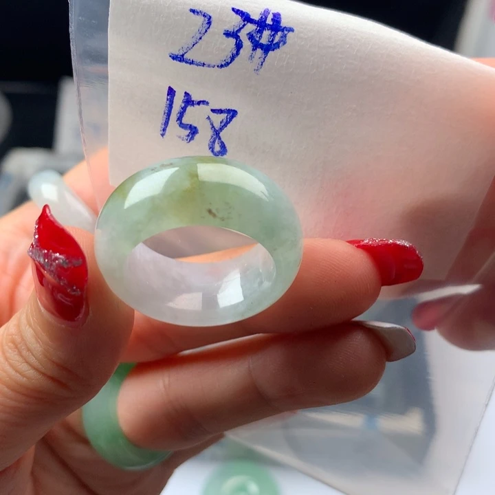 唐***糖定制翡翠未镶嵌戒圈