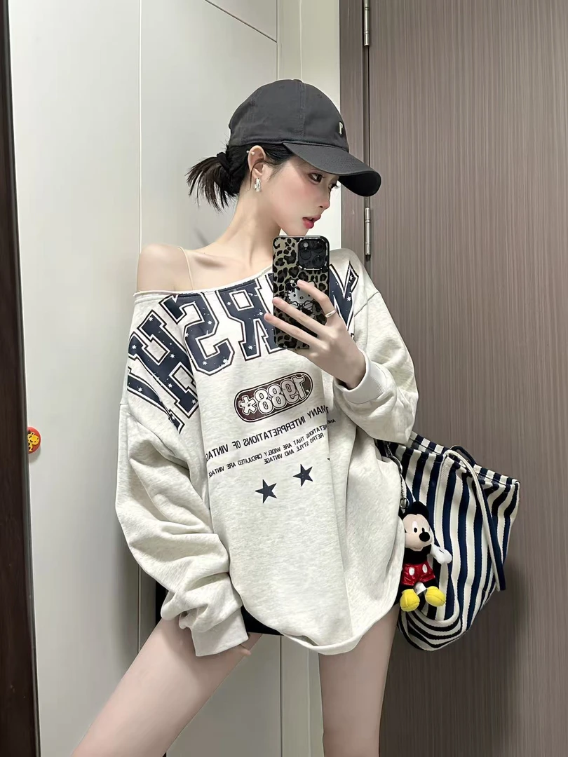 森森SENSEN｜美式街头卫衣女字母印花斜肩oversize露肩设计感上衣