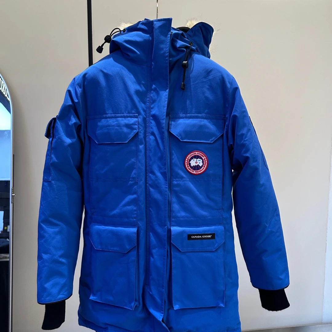 99新 CANADA GOOSE 克莱因蓝远征羽绒服/xs/10136