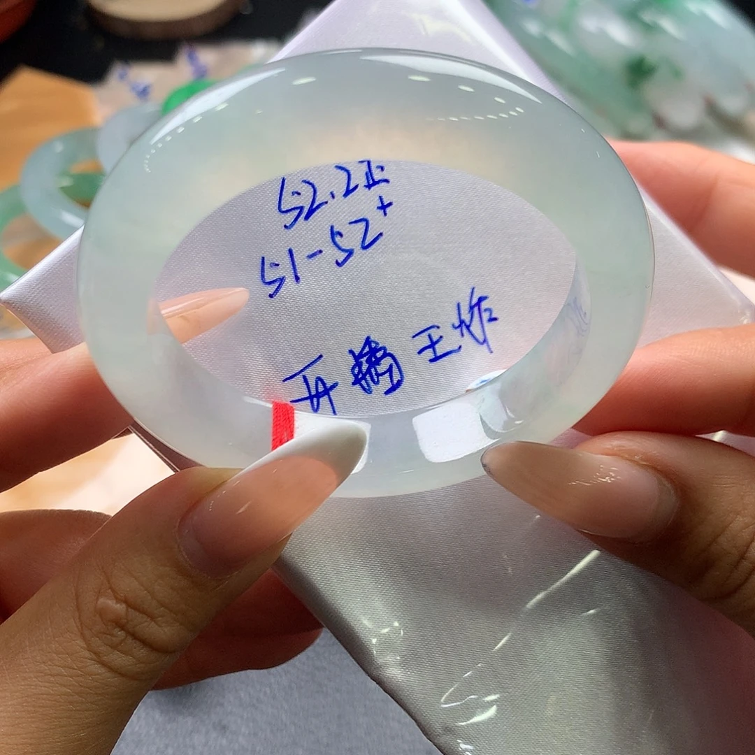 翡翠未镶嵌手镯1号小手大漏！
