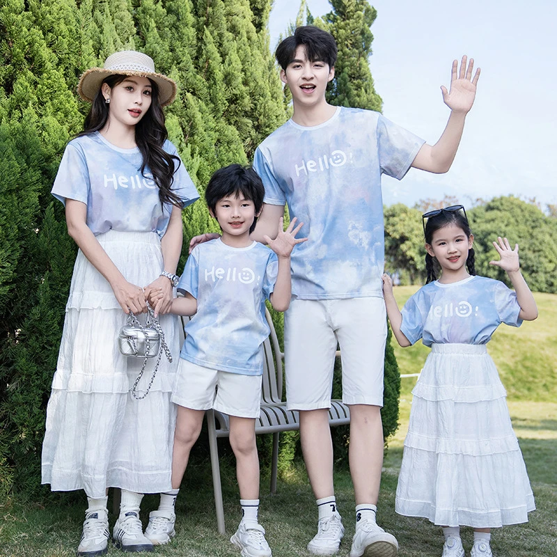 新款亲子装高端一家三口夏装沙滩裙亲子母女连衣裙适合拍照洋气
