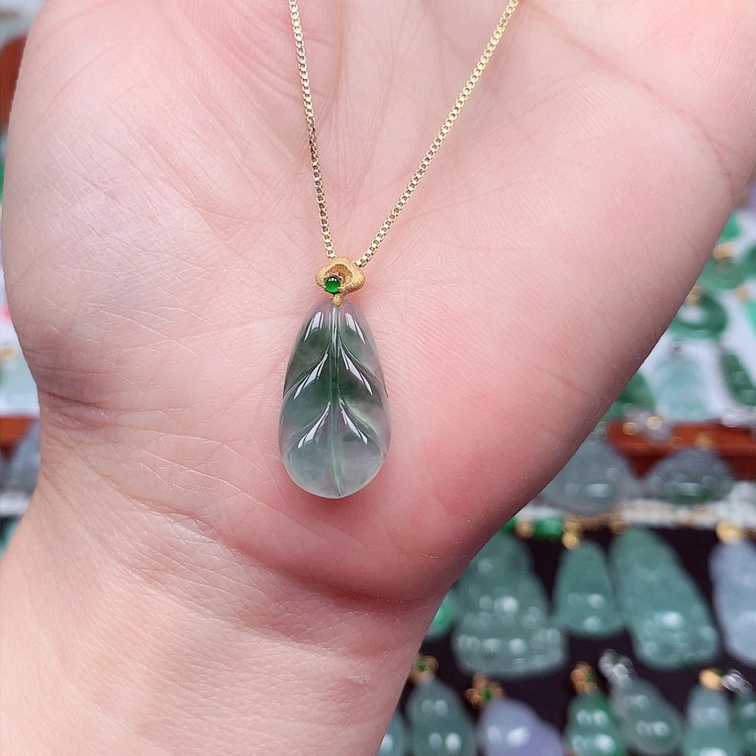 翡翠颈饰18K金镶嵌天然翡翠A货