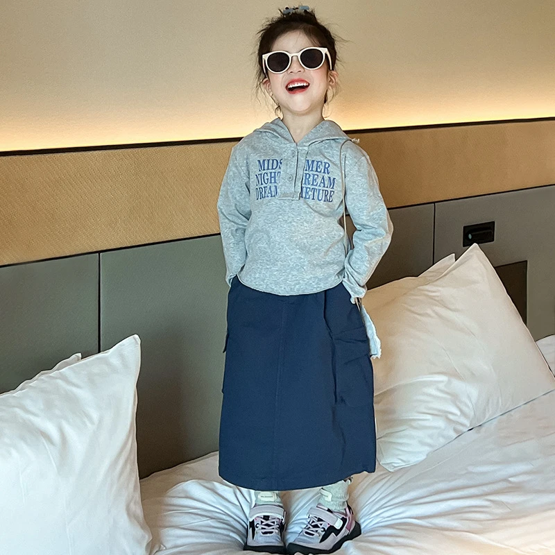 R25017韩版女童字母连帽卫衣春季新款气质潮流抽绳条纹半身裙