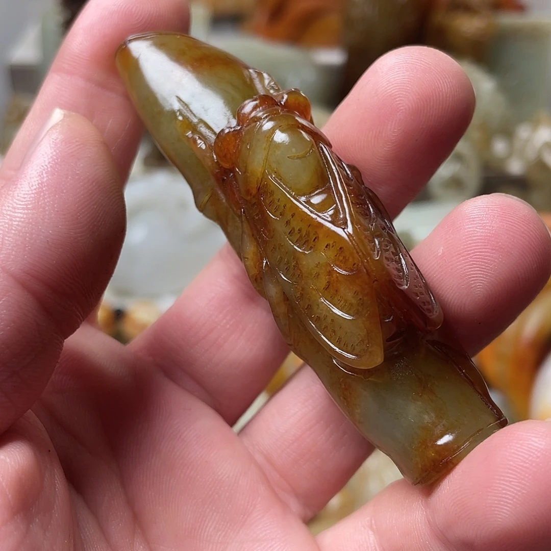 顾***生和田玉未镶嵌颈饰