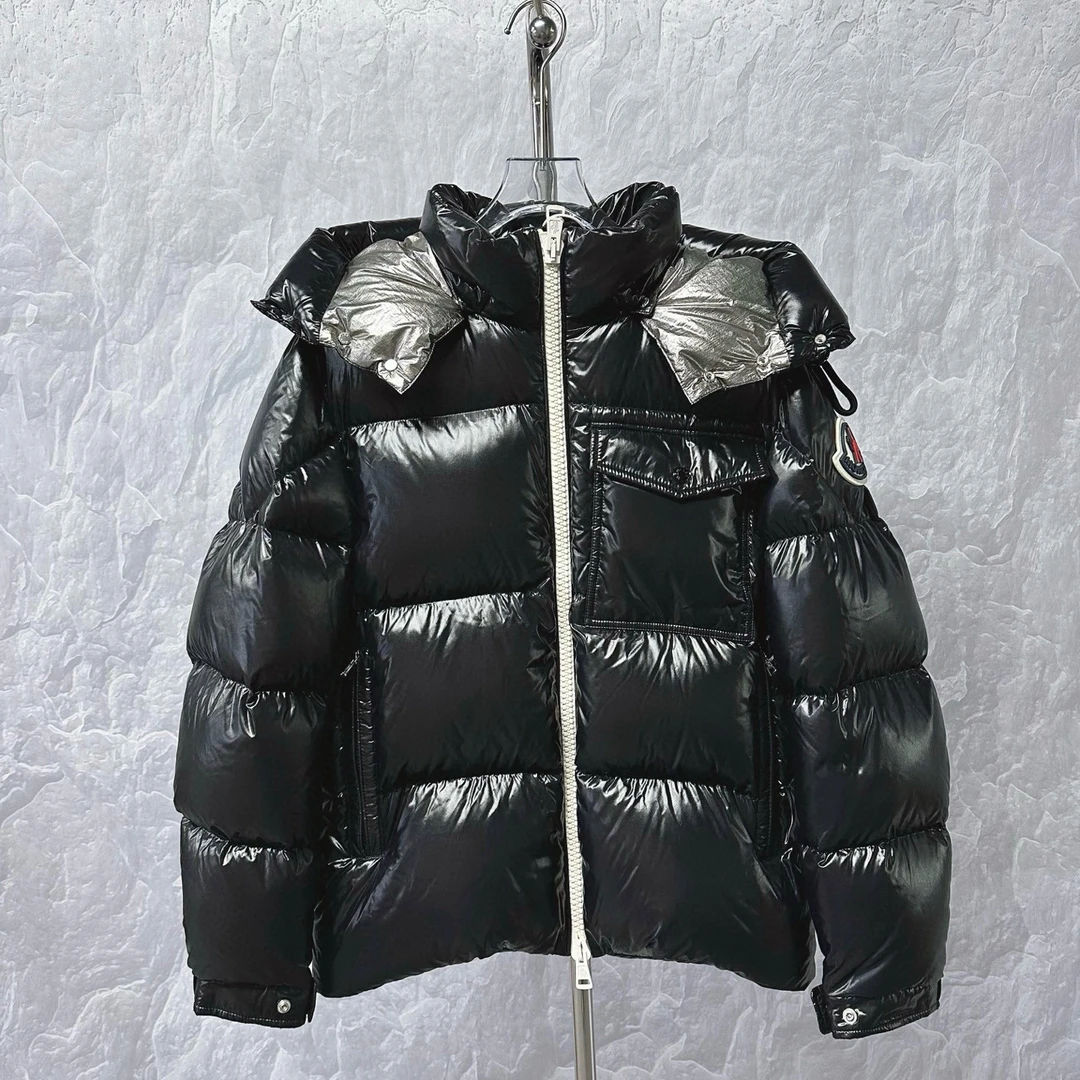 未使用 MONCLER 徽标连帽羽绒服外套 3码 J00928