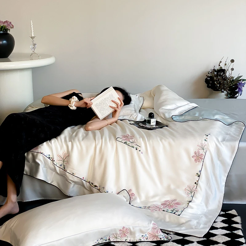 皇后娘娘小清新刺绣夏季凉感双面天丝四件套柔软丝滑裸睡床单被套